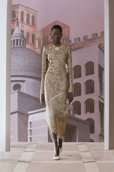 Look 9